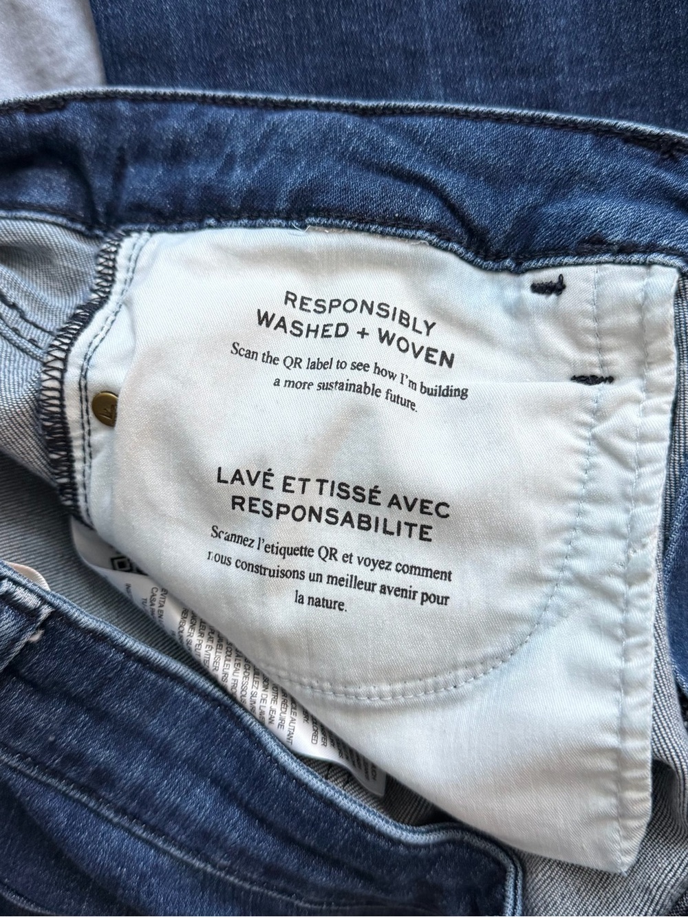 Frame Denim Le Crop Mini Boot Jeans in Dark Blue - Picture 3 of 8